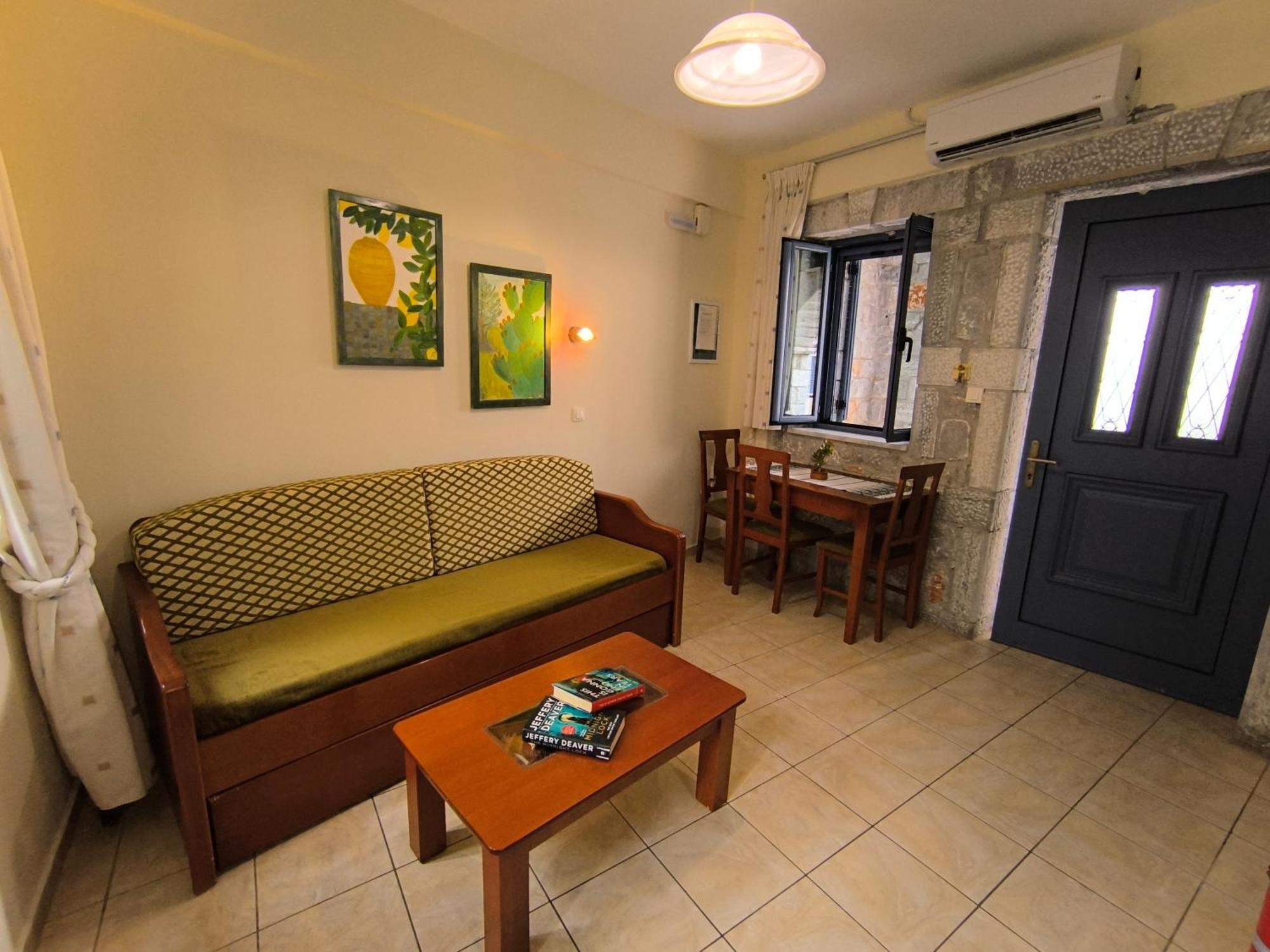 Taletos Apartments Stoúpa Exterior foto